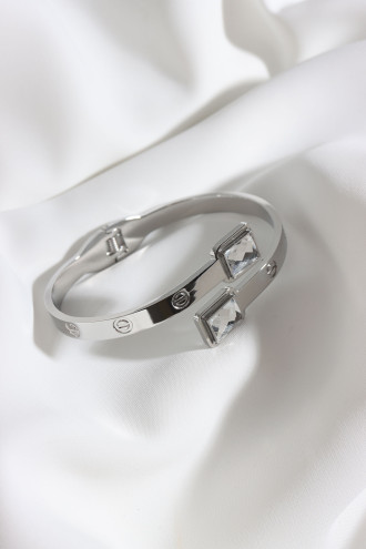 2 Kare Taşlı Gümüş Renk Çelik Kelepçe Bileklik 2 Kare Taşlı Gümüş Renk Çelik Kelepçe Bileklik