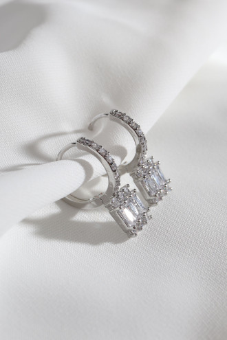 Zircon Taşlı Gümüş Renk Halka Baget Küpe