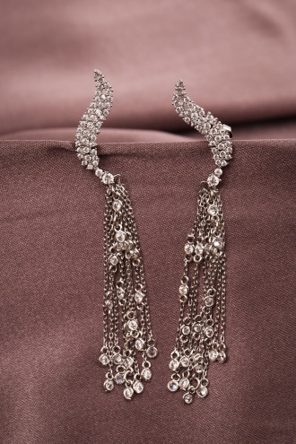 Zincir Sallantılı Taşlı Gümüş Renk Abiye Küpe