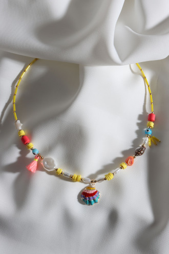 Sarı Renkli İnci Detay Deniz Kabuğu Uçlu Boncuk Kolye