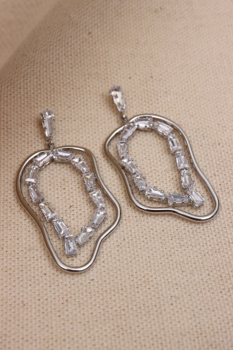 Zircon Trapez Taşlı Gümüş Renk Abiye Küpe Zircon Trapez Taşlı Gümüş Renk Abiye Küpe