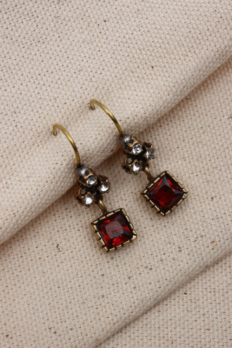 Kare Taşlı Otantik Sallantılı Küpe