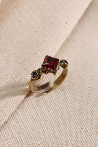 Kare Taşlı Ayarlanabilir Otantik Yüzük Kare Taşlı Ayarlanabilir Otantik Yüzük