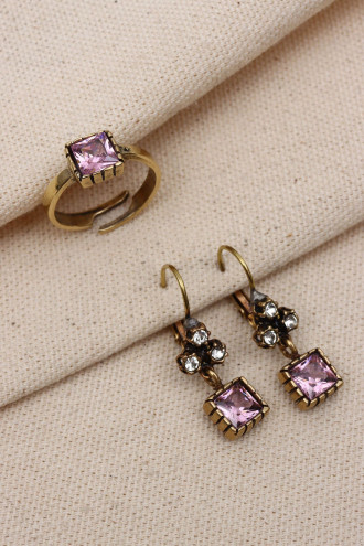 KARE TAŞLI YÜZÜK-KÜPE OTANTİK SET KARE TAŞLI YÜZÜK-KÜPE OTANTİK SET