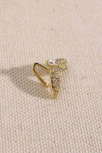 İnci Detaylı Gold Renk Kelebek Figür Kıkırdak Küpe İnci Detaylı Gold Renk Kelebek Figür Kıkırdak Küpe