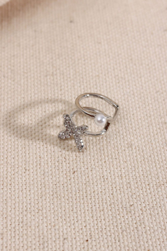 İnci Detaylı Kelebek Figür Gümüş Renk Kıkırdak Küpe İnci Detaylı Kelebek Figür Gümüş Renk Kıkırdak Küpe