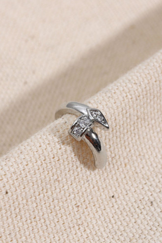 Çivi Model Gümüş Renk Kıkırdak Küpe Çivi Model Gümüş Renk Kıkırdak Küpe