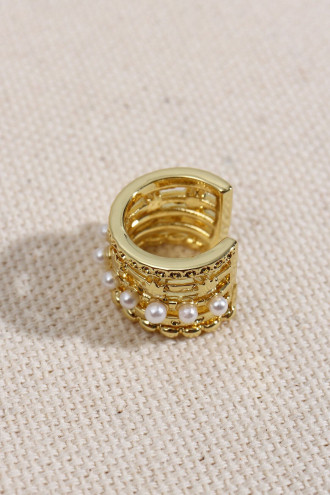 İnci Detaylı Gold Renk 5 Sıralı Kıkırdak Küpe İnci Detaylı Gold Renk 5 Sıralı Kıkırdak Küpe