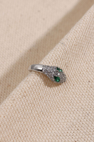 Yılan Figürlü Gümüş Renk Taşlı Kıkırdak Küpe Yılan Figürlü Gümüş Renk Taşlı Kıkırdak Küpe