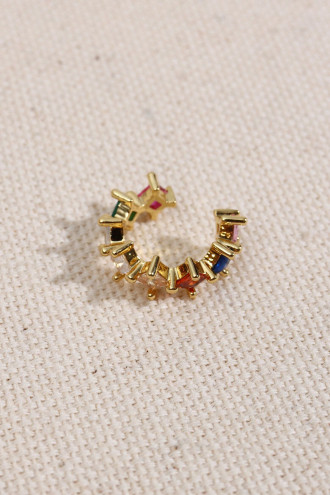 Renkli Kare Taşlı Gold Renk Tek Sıra Kıkırdak Küpe Renkli Kare Taşlı Gold Renk Tek Sıra Kıkırdak Küpe