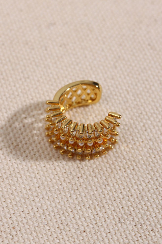 Trapez Taşlı İnci Detaylı Gold Renk Vip Kıkırdak Küpe Trapez Taşlı İnci Detaylı Gold Renk Vip Kıkırdak Küpe