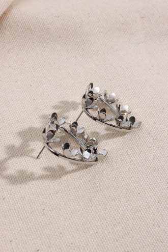 Çiçek Figürlü Gümüş Renk Kalp Küpe