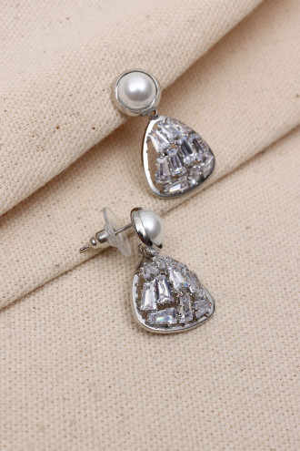 Trapez Taşlı İnci Detay Gümüş Renk Abiye Küpe