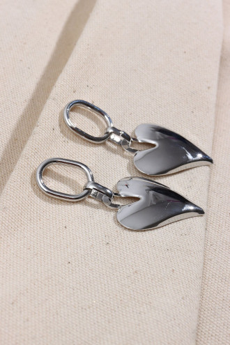 Kalp Figür Gümüş Renk Sallantılı Küpe