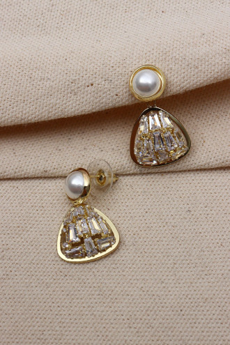 Trapez Taşlı İnci Detay Gold Renk Abiye Küpe