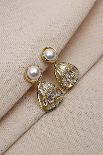 Trapez Taşlı İnci Detay Gold Renk Abiye Küpe