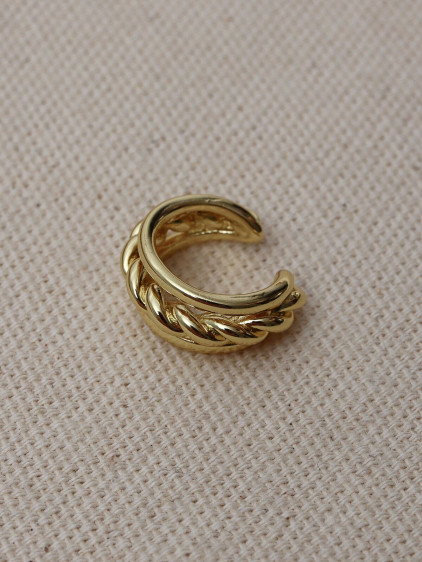 Zincir Detaylı Gold Renk 3 Şerit Kıkırdak Küpe Zincir Detaylı Gold Renk 3 Şerit Kıkırdak Küpe