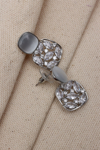 Sedef Taşlı Gümüş Renk Kare Abiye Küpe