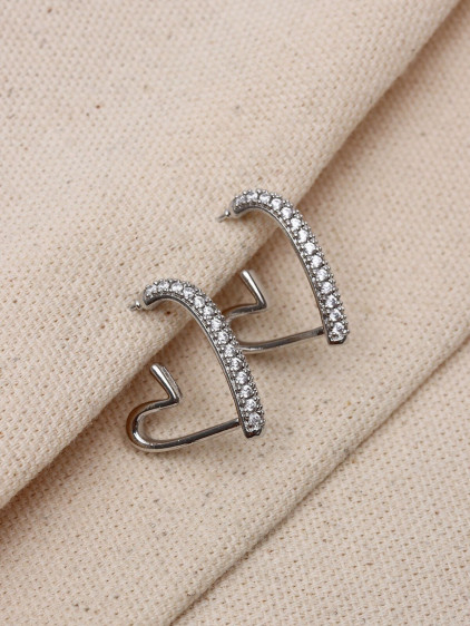 Zircon Taşlı Gümüş Renk Kalp Küpe Zircon Taşlı Gümüş Renk Kalp Küpe