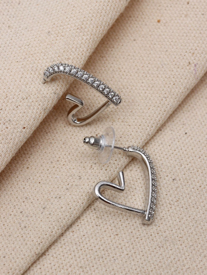 Zircon Taşlı Gümüş Renk Kalp Küpe Zircon Taşlı Gümüş Renk Kalp Küpe