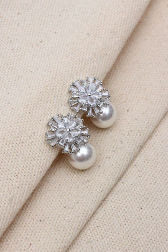 Trapez Taşlı Çiçek Figürlü Gümüş Renk İnci Küpe