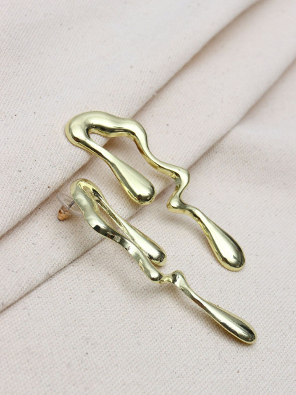 Gold Renk Uzun Vintage Küpe Gold Renk Uzun Vintage Küpe