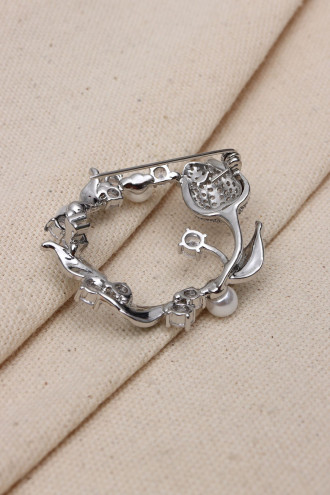 Lale Detaylı Gümüş Renk Taşlı Broş Lale Detaylı Gümüş Renk Taşlı Broş