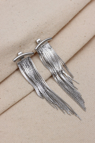 Uzun Zincir Sallantılı Gümüş Renk Küpe Uzun Zincir Sallantılı Gümüş Renk Küpe