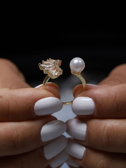 İnci Detaylı ALTIN, GOLD Renk Ayarlanabilir Zircon Taşlı Abiye Yüzük İnci Detaylı ALTIN, GOLD Renk Ayarlanabilir Zircon Taşlı Abiye Yüzük