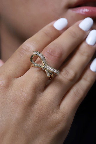 Trapez Taş Detaylı Fiyonk Model ALTIN, GOLD Renk Abiye Yüzük Trapez Taş Detaylı Fiyonk Model ALTIN, GOLD Renk Abiye Yüzük