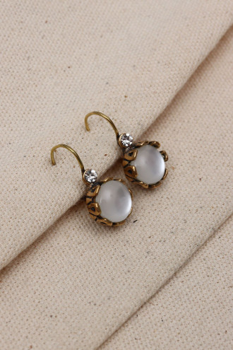 Saydam Beyaz Taşlı Yuvarlak Otantik Küpe Saydam Beyaz Taşlı Yuvarlak Otantik Küpe