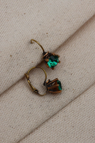 Açık Yeşil Tek Taşlı Otantik Küpe Açık Yeşil Tek Taşlı Otantik Küpe