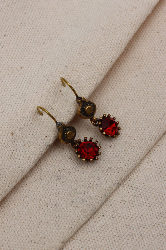 Kırmızı Taş Sallantılı Otantik Küpe