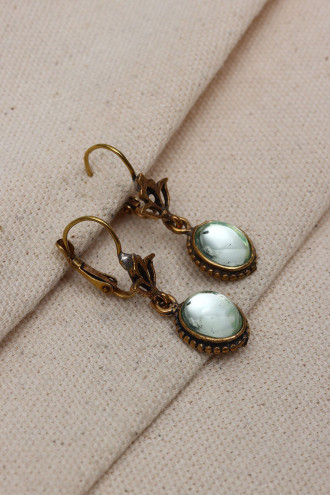 Bombe Taş Model Sallantılı Otantik Küpe