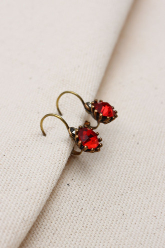 Yuvarlak Kırmızı Taşlı Kadın Otantik Küpe