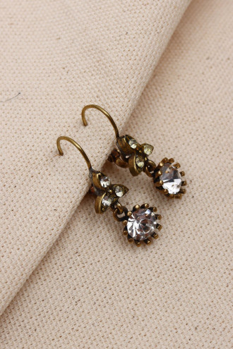 Beyaz Taş Sallantılı Yuvarlak Otantik Küpe Beyaz Taş Sallantılı Yuvarlak Otantik Küpe