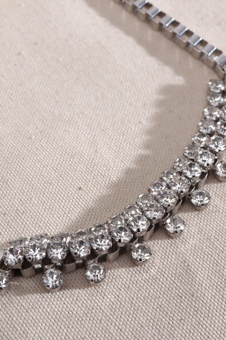 Gümüş Renk Taşlı İri Kolye Gümüş Renk Taşlı İri Kolye