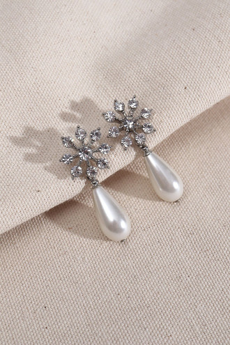 İnci Detaylı Gümüş Renk Sallantılı Küpe