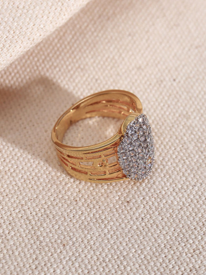 Zircon Taşlı Gold Renk Yüzük Zircon Taşlı Gold Renk Yüzük