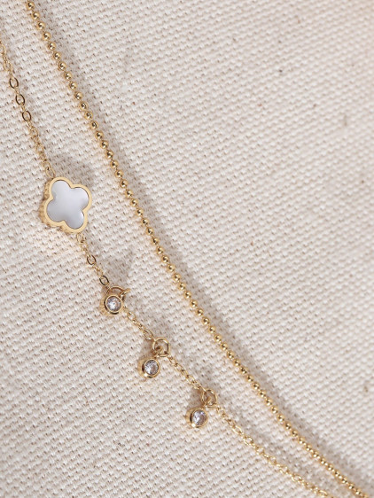 Beyaz Sedef Taşlı Gold Renk Van Cleef Çelik Bileklik Beyaz Sedef Taşlı Gold Renk Van Cleef Çelik Bileklik