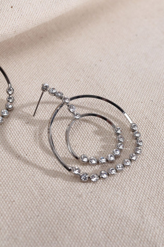 Taş Detaylı Yuvarlak Sallantılı Gümüş Renk Küpe