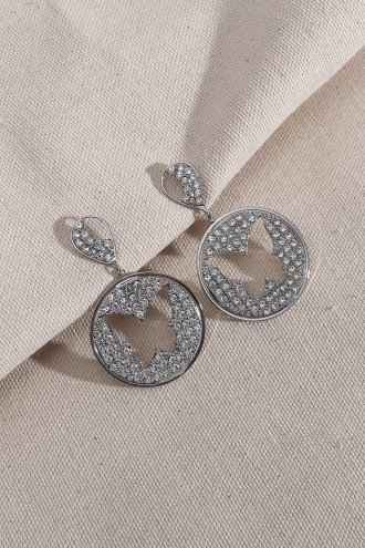 Kelebek Figürlü Gümüş Renk Taşlı Sallantılı Küpe