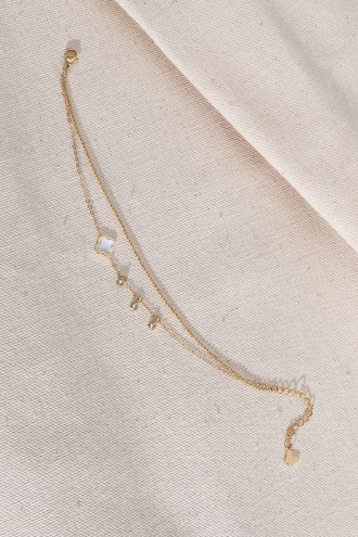 Beyaz Sedef Taşlı Gold Renk Van Cleef Çelik Bileklik Beyaz Sedef Taşlı Gold Renk Van Cleef Çelik Bileklik