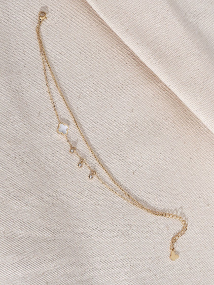 Beyaz Sedef Taşlı Gold Renk Van Cleef Çelik Bileklik Beyaz Sedef Taşlı Gold Renk Van Cleef Çelik Bileklik