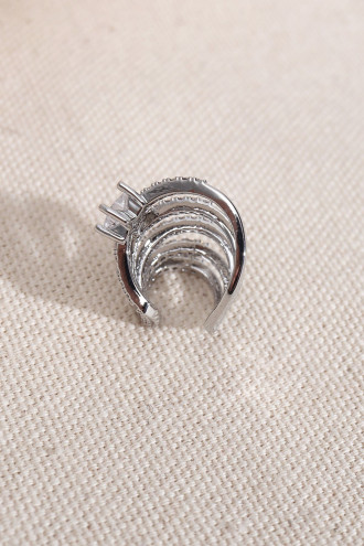 5 Şeritli Yıldız Zircon Taşlı Gümüş Renk Kıkırdak Küpe 5 Şeritli Yıldız Zircon Taşlı Gümüş Renk Kıkırdak Küpe