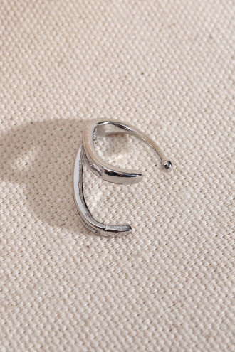 2 Şeritli Gümüş Renk Baget Taşlı Kıkırdak Küpe 2 Şeritli Gümüş Renk Baget Taşlı Kıkırdak Küpe