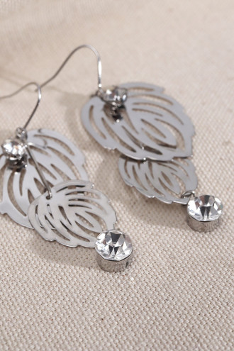 Yaprak Model Sallantılı Gümüş Renk Kanca Küpe