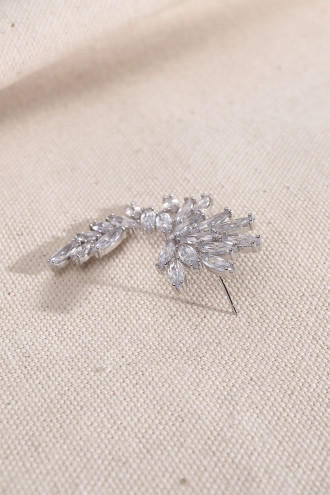 Beyaz Mekik Taşlı Gümüş Renk Tek Abiye Küpe