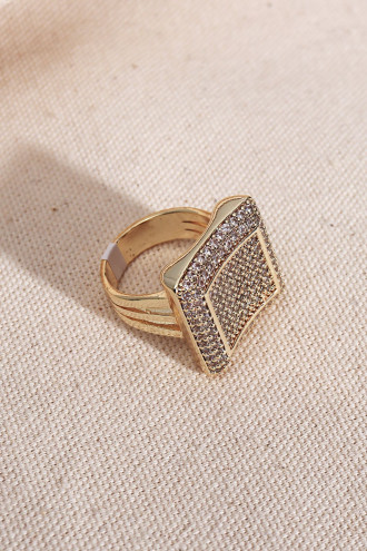 Zircon Taşlı Büyük Boy Kare Yüzük Zircon Taşlı Büyük Boy Kare Yüzük