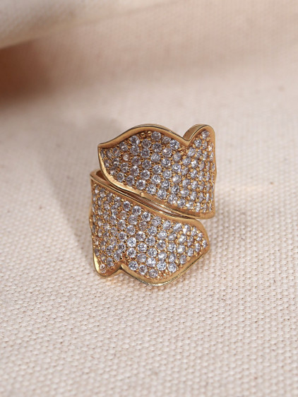 Zircon Taşlı Gold Renk Yüzük Zircon Taşlı Gold Renk Yüzük